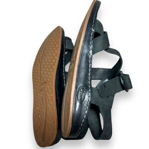 Chaco Black Strappy Sandals EUC like new
